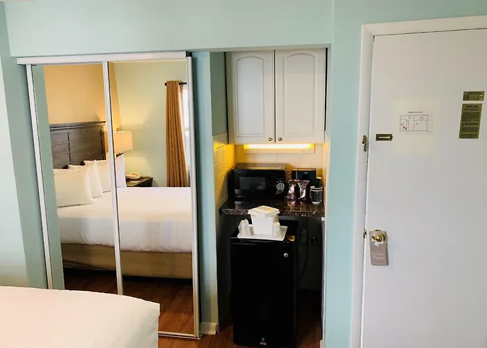 Hotel Plaza 3*